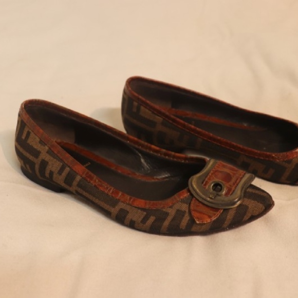 Fendi Printed Flats Authentic - Picture 4 of 5